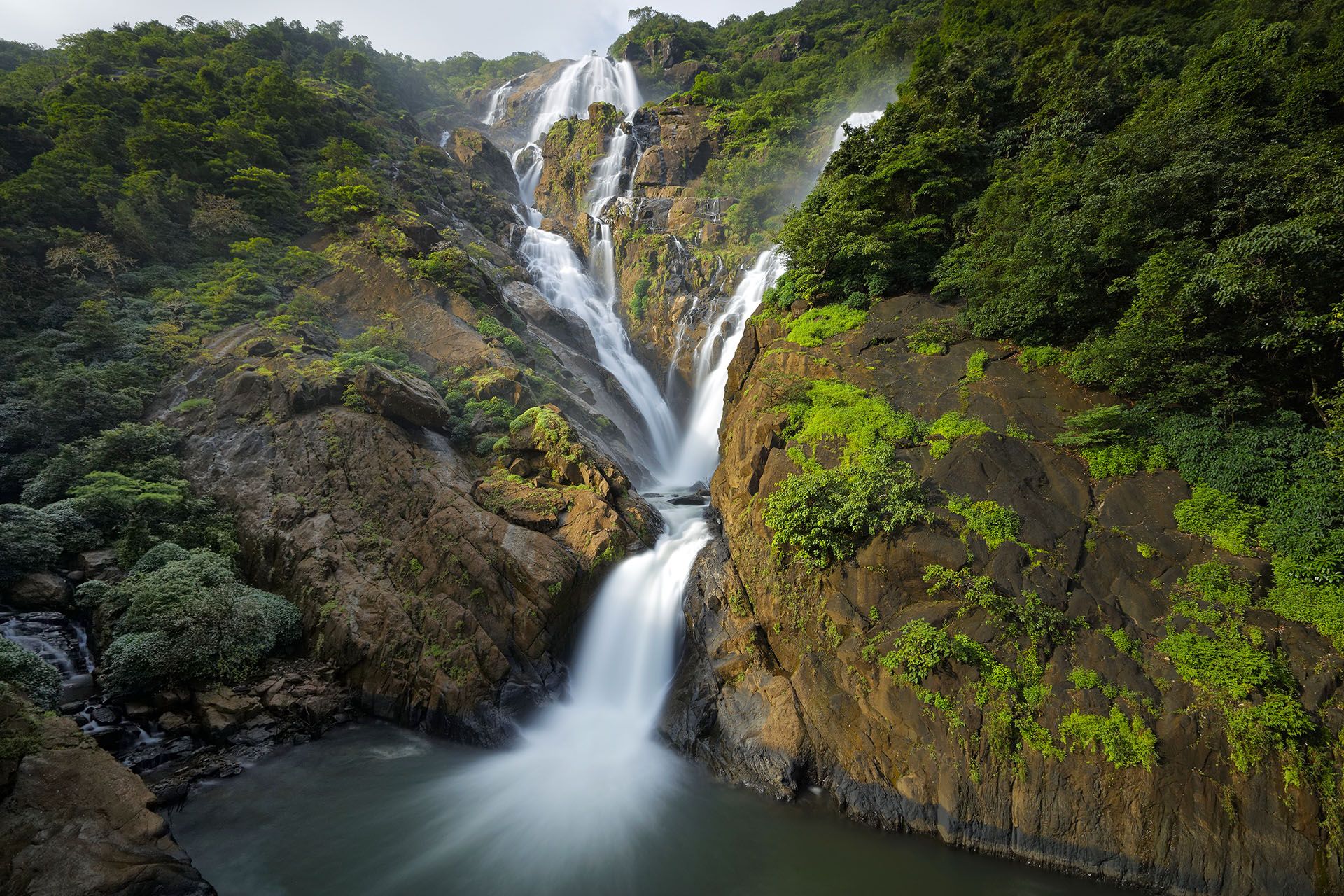 Dudhsagar Waterfall, Goa, India © Soumitra Pendse/Shutterstock