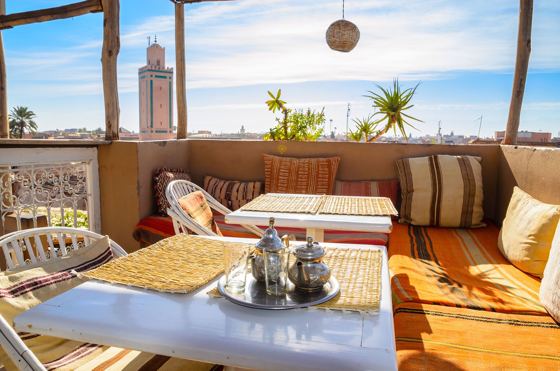 Taditional moroccan cafe in Marrakesh © Shutterstock